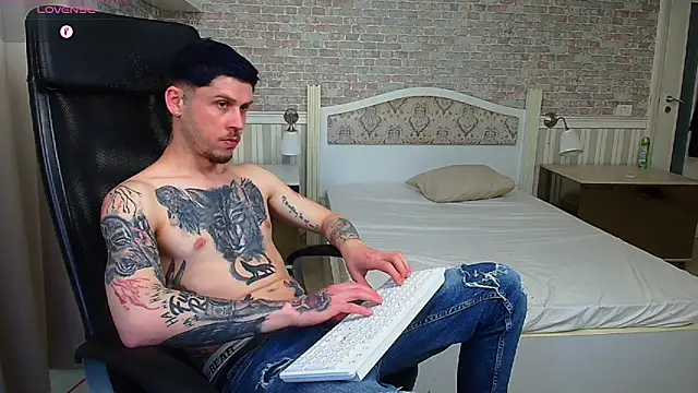 Snapshot of JonahShaw chatting on 05-12-26, 04:53 JonahShaw online show from 05-12-26, 04:53