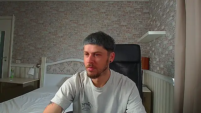 Snapshot of JonahShaw chatting on 06-01-26, 04:14 JonahShaw online show from 06-01-26, 04:14