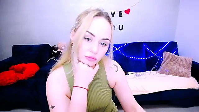 LiluMoon   online show from 04-24-26, 04:20