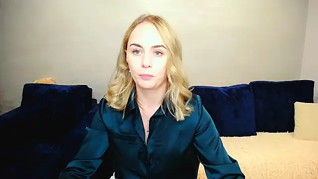 LiluMoon   online show from 06-15-26, 04:20