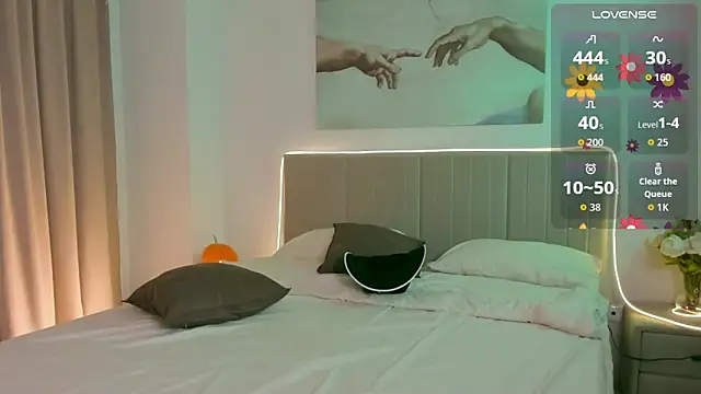 Lisa Blossom online show from 11-17-25, 06:08