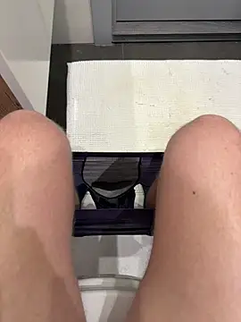 Snapshot of myPriority01 chatting on 10-25-25, 10:37 myPriority01 online show from 10-25-25, 10:37