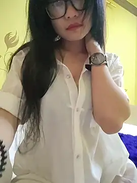 YayeeShow online show from 11-14-25, 10:40