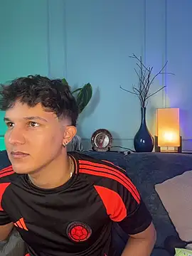 Leo Savage  online show from 03-28-26, 03:50