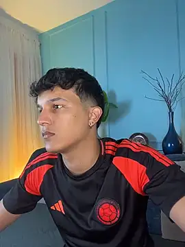 Leo Savage  online show from 03-31-26, 04:13