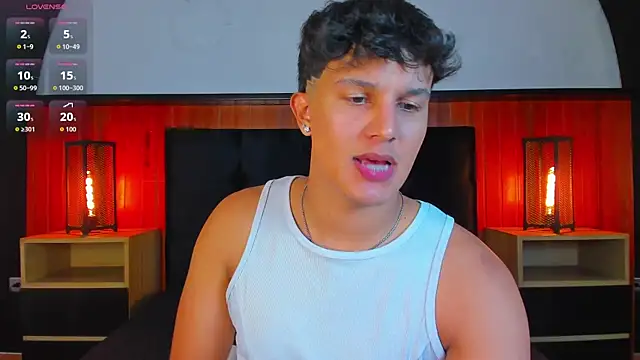 Leo Savage  online show from 06-10-26, 04:23
