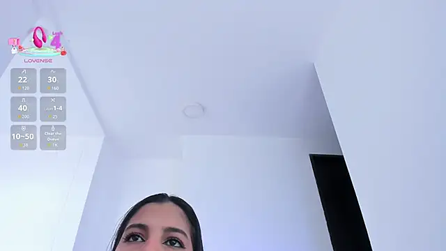 Snapshot of leyacopper chatting on 10-20-25, 07:36 leyacopper online show from 10-20-25, 07:36