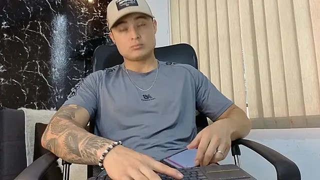 Alexander ferre online show from 02-04-26, 01:17