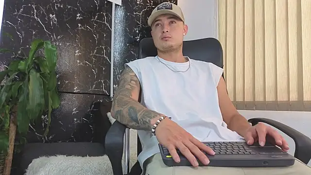 Alexander ferre online show from 04-15-26, 01:40