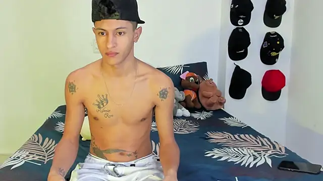 gustavo saaled19  online show from 10-31-25, 05:58