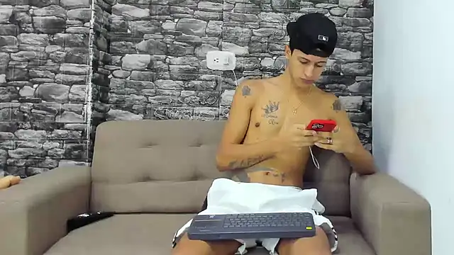 gustavo saaled19  online show from 12-20-25, 06:59