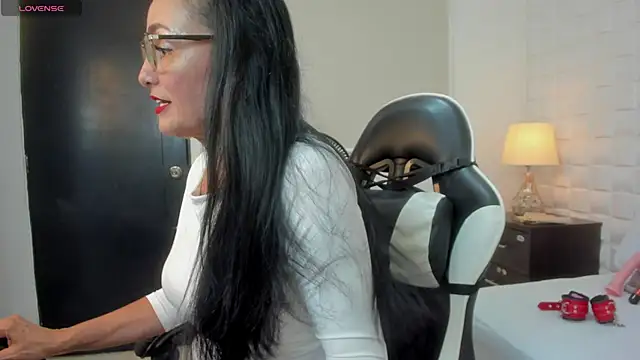 yulitza1025 online show from 12-15-25, 12:31