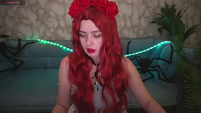 Snapshot of RedDoll_ chatting on 10-29-25, 07:37 RedDoll online show from 10-29-25, 07:37