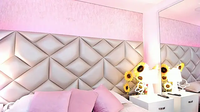 dafnne hall online show from 12-02-25, 04:18