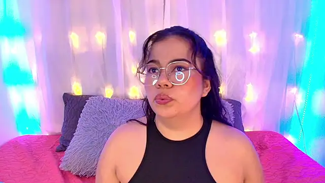 LilyRousee online show from 12-19-25, 12:06