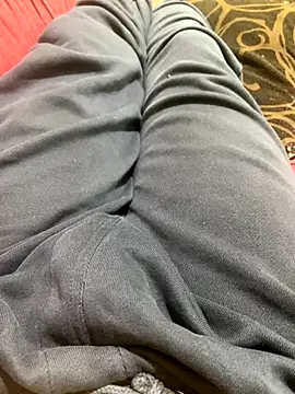 Snapshot of Binuthomas chatting on 09-26-25, 09:30 Binuthomas online show from 09-26-25, 09:30