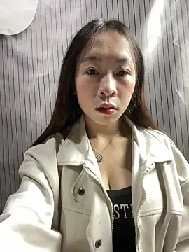 Liplipne online show from 10-24-25, 02:08
