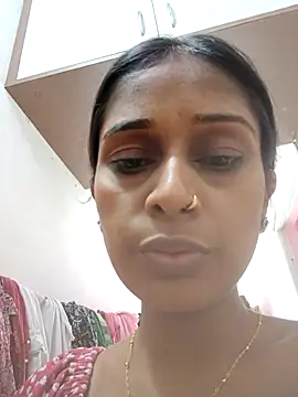 hotshreya69 online show from 10-28-25, 07:45