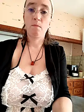 Sophierob1 online show from 09-09-25, 10:59