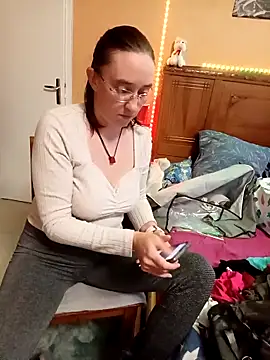 Sophierob1 online show from 09-24-25, 06:17