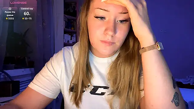 PandaFluff online show from 10-10-25, 03:55