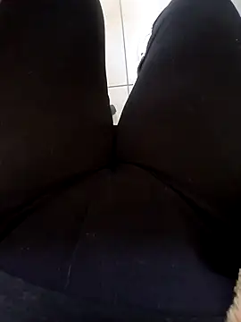 Snapshot of elisaelisa12 chatting on 10-19-25, 08:04 elisaelisa12 online show from 10-19-25, 08:04