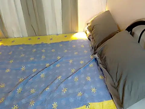 avery in paradisexx online show from 10-24-25, 07:49