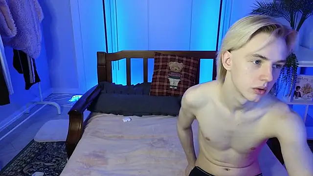 saintlauren1 online show from 11-29-25, 07:17