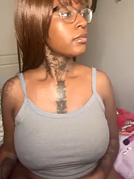 MistiSavannah online show from 11-19-25, 02:11