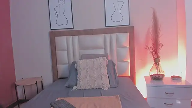 SamantaVee online show from 09-10-25, 11:54