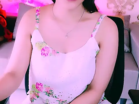 My Rose online show from 10-28-25, 03:43