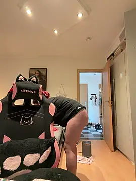 OliviaaFischer online show from 04-22-26, 01:56