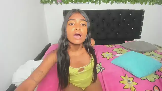 Snapshot of Irene_hot10 chatting on 10-17-25, 08:00 Irene hot10 online show from 10-17-25, 08:00