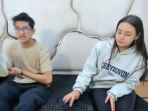 Snapshot of Noa_Arez chatting on 10-14-25, 05:30 Noa Arez online show from 10-14-25, 05:30