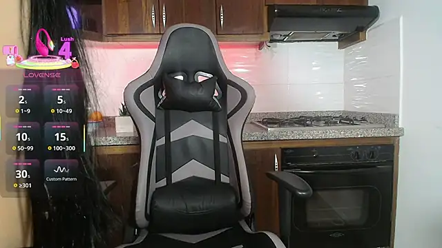 Snapshot of GalaX_x chatting on 11-21-25, 01:15 GalaX x online show from 11-21-25, 01:15