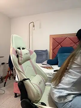 emma hot2006 online show from 10-17-25, 03:36