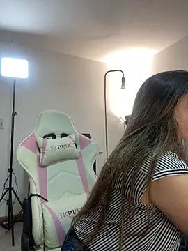 emma hot2006 online show from 10-19-25, 04:18