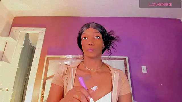 Sara hot12112 online show from 06-17-26, 07:15