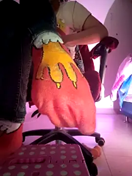 miss carmila1 online show from 04-25-26, 12:35