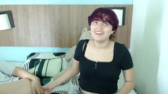 Snapshot of JadeAndJess_ chatting on 09-18-25, 01:35 JadeAndJess online show from 09-18-25, 01:35