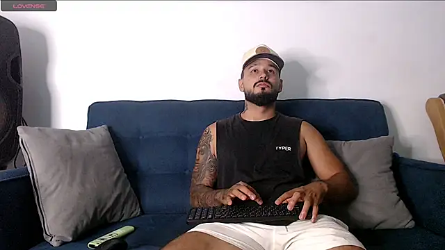 Snapshot of Eric_Evans1 chatting on 10-29-25, 03:53 Eric Evans1 online show from 10-29-25, 03:53