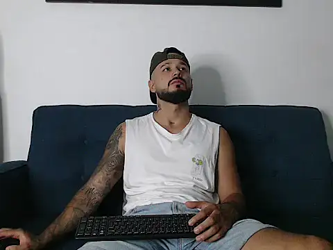 Snapshot of Eric_Evans1 chatting on 11-07-25, 03:50 Eric Evans1 online show from 11-07-25, 03:50