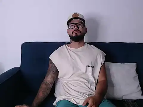 Snapshot of Eric_Evans1 chatting on 11-21-25, 10:47 Eric Evans1 online show from 11-21-25, 10:47