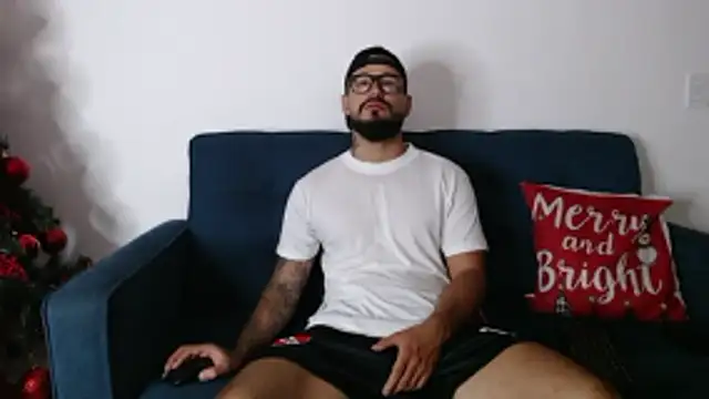 Snapshot of Eric_Evans1 chatting on 11-25-25, 10:15 Eric Evans1 online show from 11-25-25, 10:15