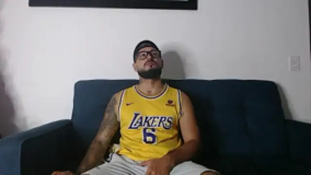 Snapshot of Eric_Evans1 chatting on 12-04-25, 04:00 Eric Evans1 online show from 12-04-25, 04:00