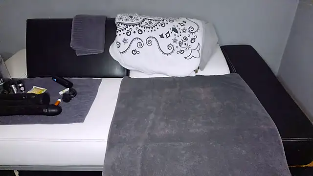 Snapshot of slavic_boy_39 chatting on 12-20-25, 05:09 slavic boy 39 online show from 12-20-25, 05:09