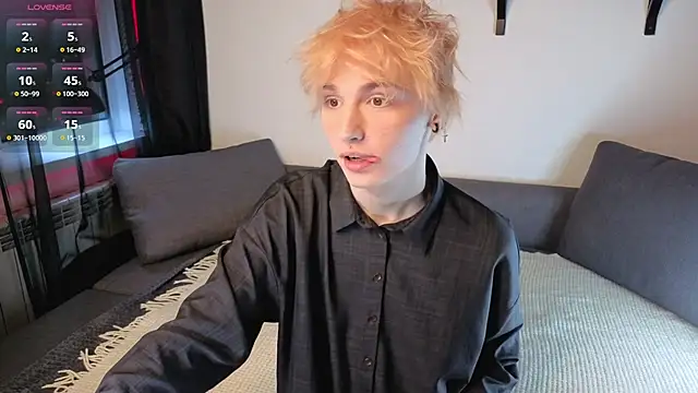 Snapshot of Your_avatar chatting on 02-15-26, 09:55 Your avatar online show from 02-15-26, 09:55