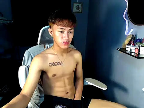naughtyboyloy 0 online show from 05-25-26, 06:47