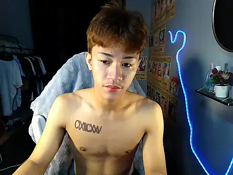 Snapshot of naughtyboyloy_0 chatting on 06-23-26, 01:03 naughtyboyloy 0 online show from 06-23-26, 01:03