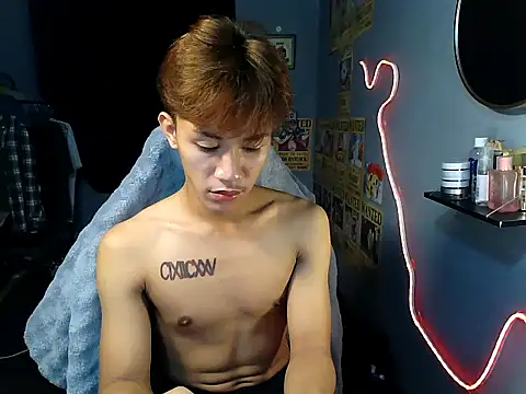 Snapshot of naughtyboyloy_0 chatting on 07-16-26, 05:52 naughtyboyloy 0 online show from 07-16-26, 05:52